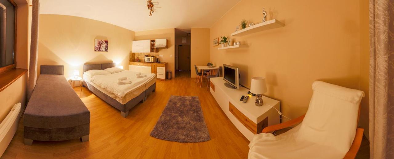 Apartmany Fatrapark 1 S Wellnessom Hrabovska Dolina รูชอมแบรอค ภายนอก รูปภาพ