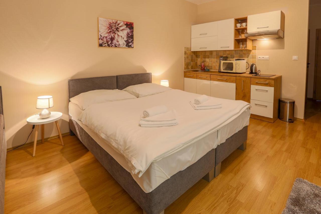Apartmany Fatrapark 1 S Wellnessom Hrabovska Dolina รูชอมแบรอค ภายนอก รูปภาพ