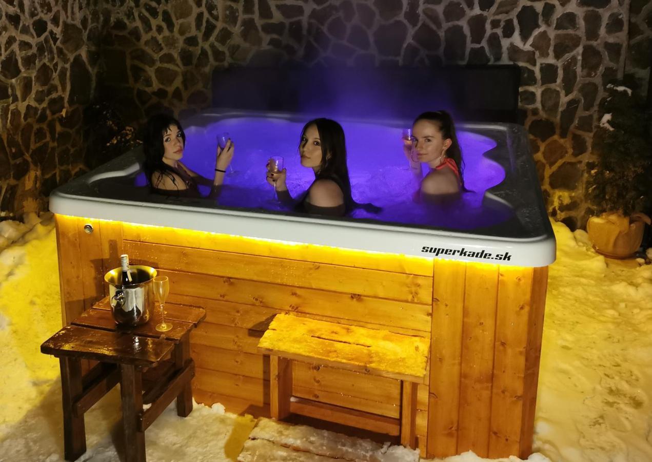 Apartmany Fatrapark 1 S Wellnessom Hrabovska Dolina รูชอมแบรอค ภายนอก รูปภาพ