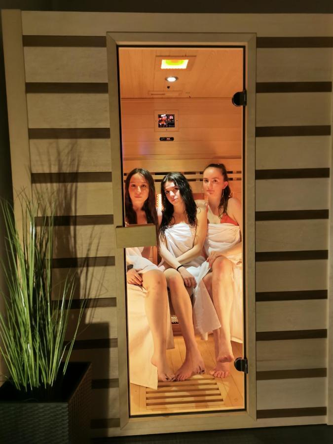 Apartmany Fatrapark 1 S Wellnessom Hrabovska Dolina รูชอมแบรอค ภายนอก รูปภาพ